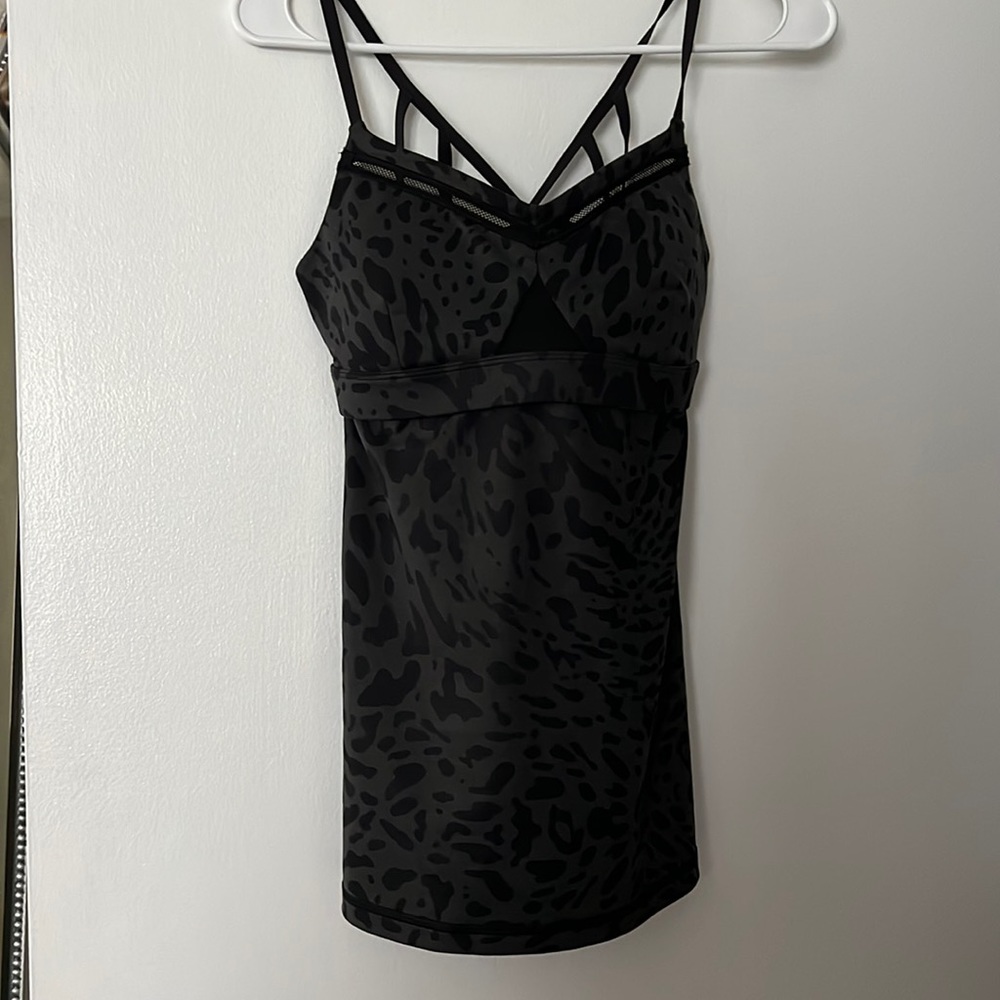 Lululemon tank